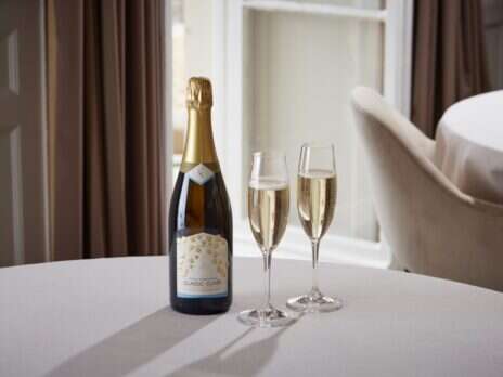 Lympstone Manor Launches First English Sparkling Wine