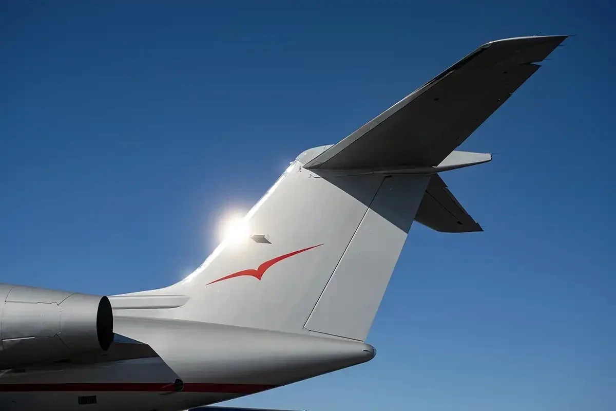 Tail of VistaJet logo ; How much does VistaJet cost