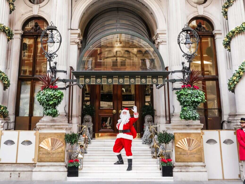 Santa outside Mandarin Oriental Hyde Park hotel London