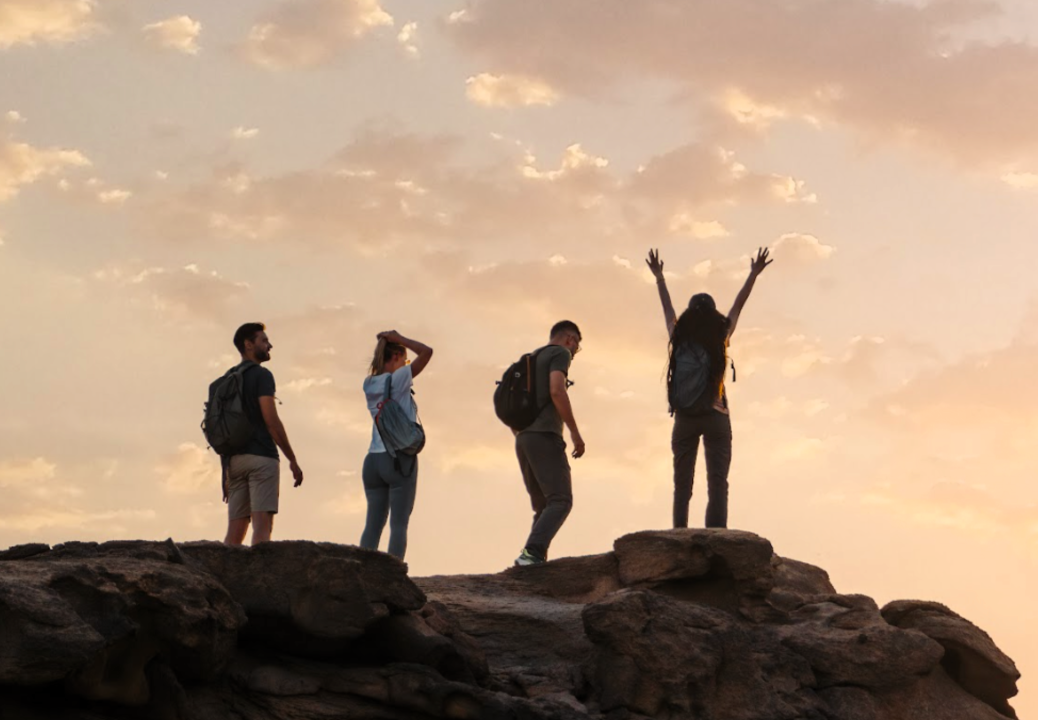 Visitors having an adventure at the red sea