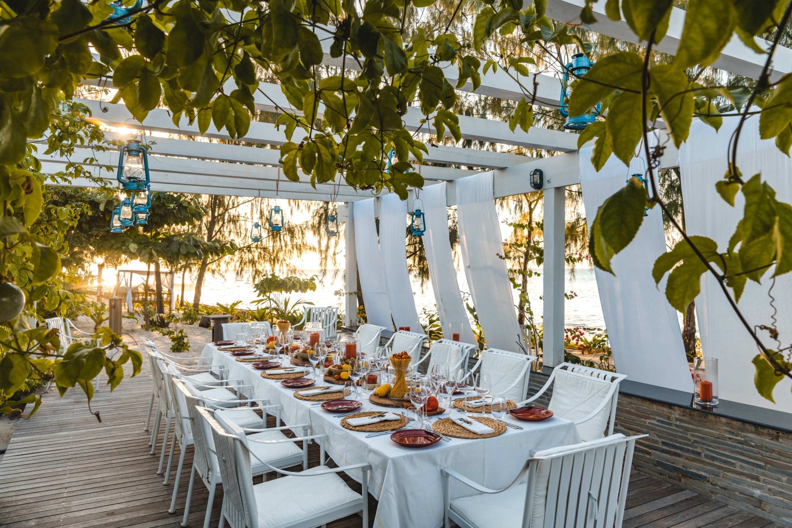 Dinner table thanda island 