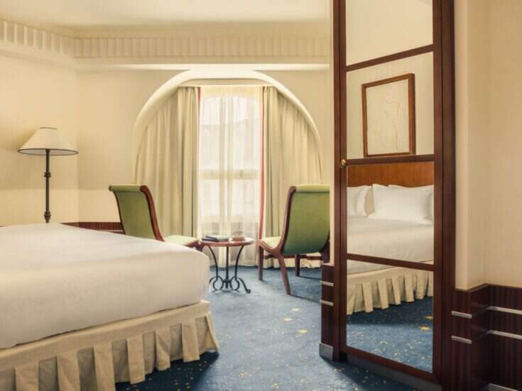 Hotel des Grands Voyageurs bedroom