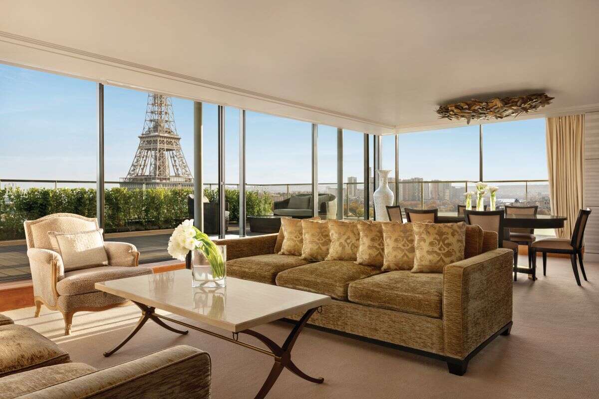 Shangri-La Paris suite 