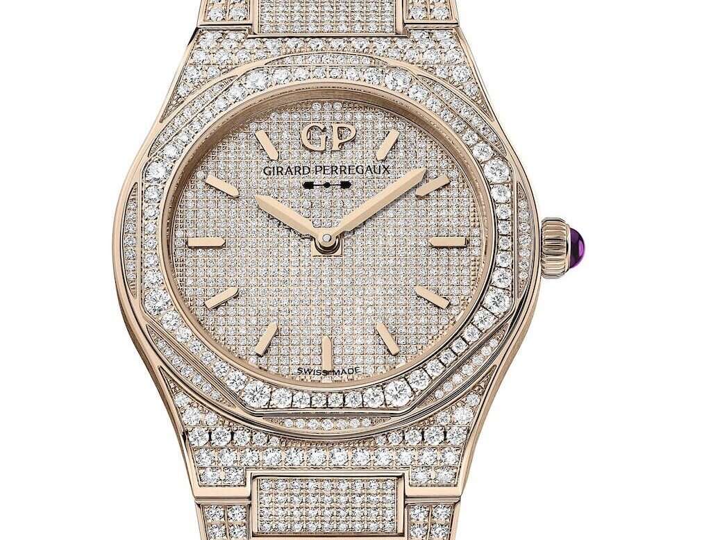 The Laureato 34 mm High Jewellery is a pink gold case, adorned with 1791 diamond and a crown set with an amethyst.