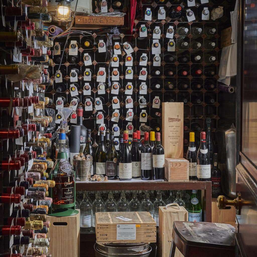 Le Gavroche Auctions its Rare Wine and Art Collection - Vimarsana News