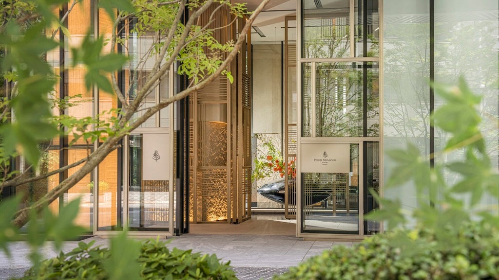 four seasons osaka entrance