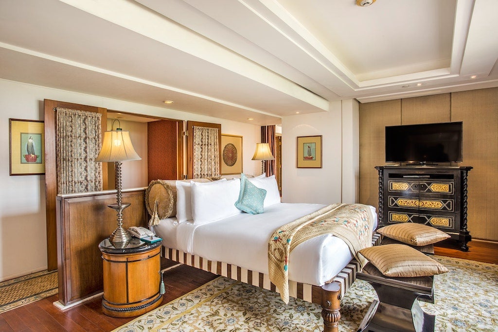 kohinoor suite oberoi amarvilas