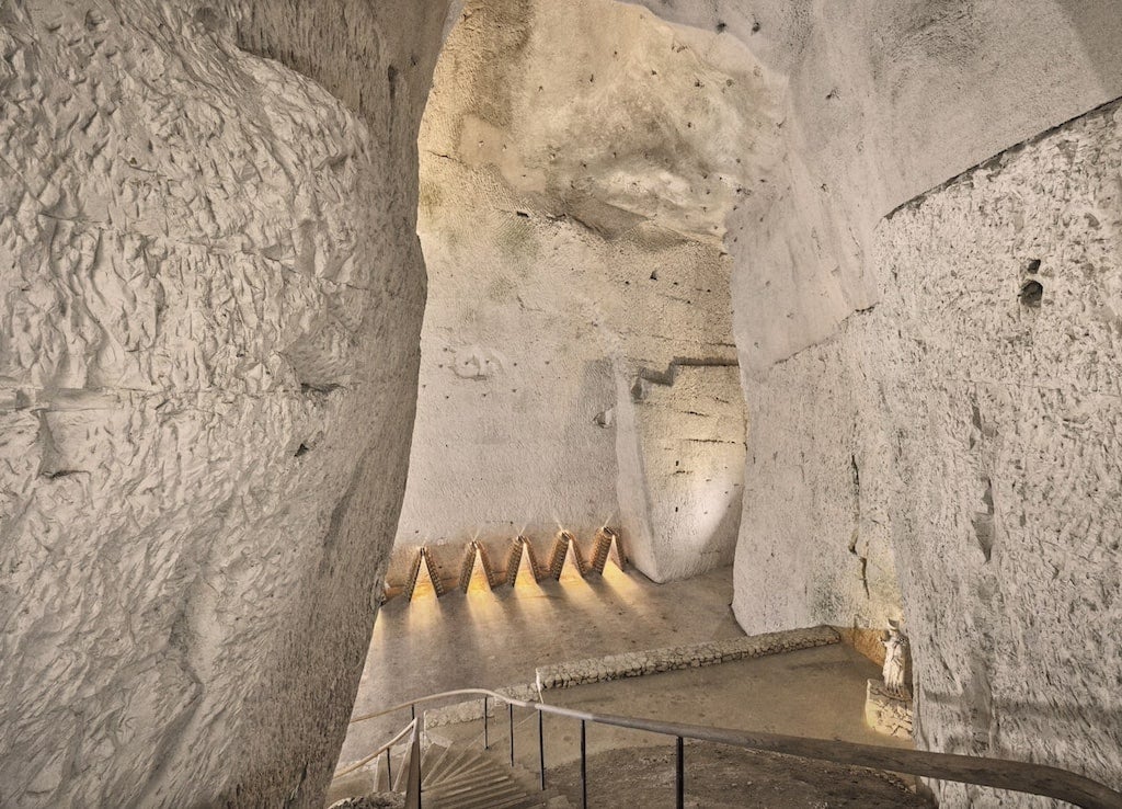 ruinart caves