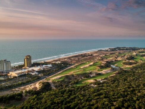bluffs ho tram golf course