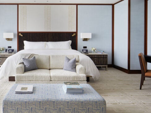 the peninsula suite london bedroom