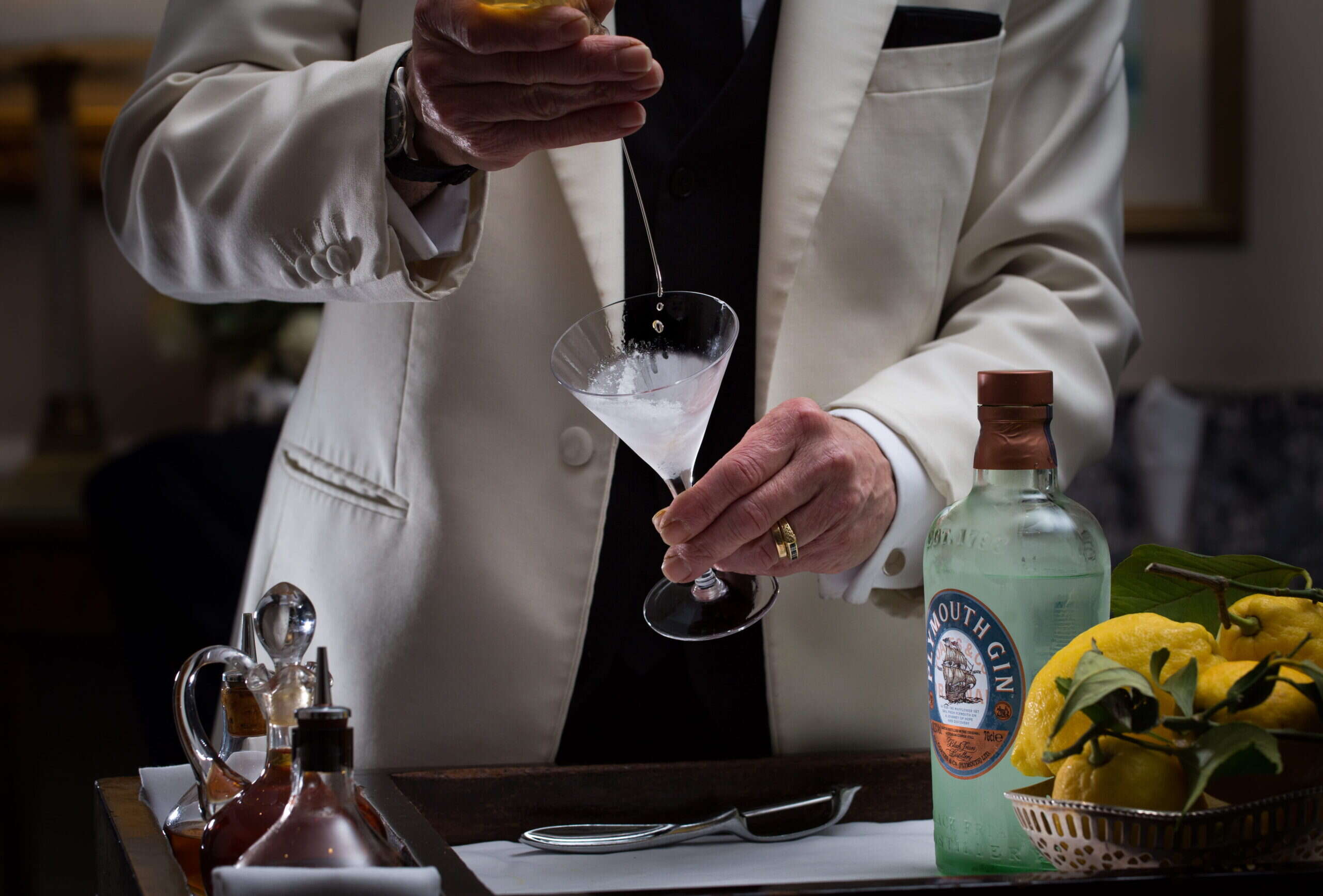 dukes cocktail bar london