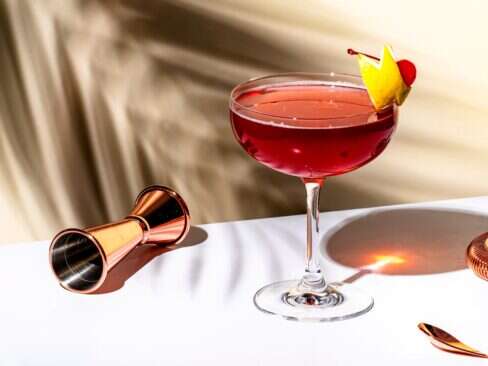 Cosmopolitan cocktail