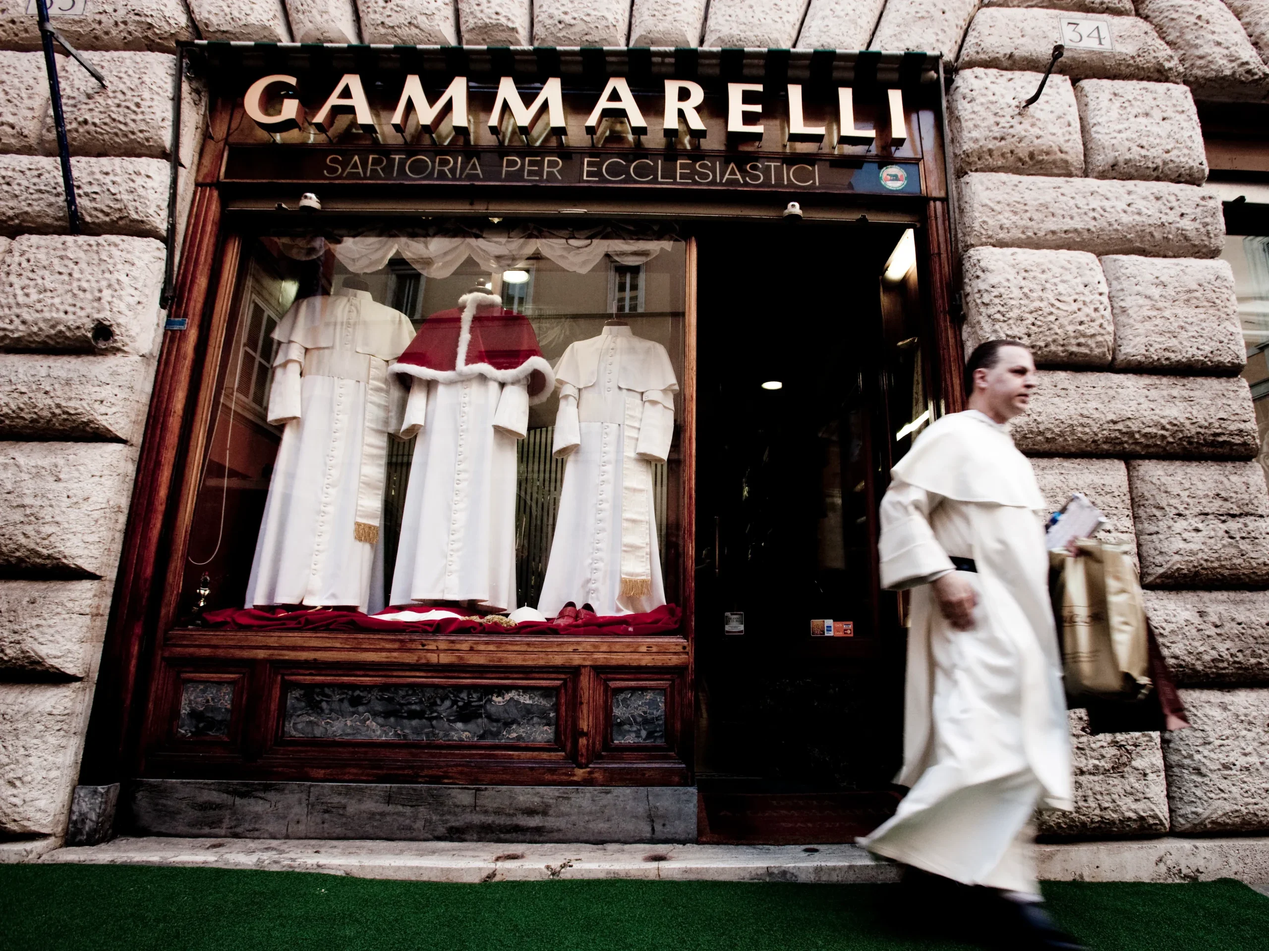 Ditta Annibale Gammarelli aterlier in rome