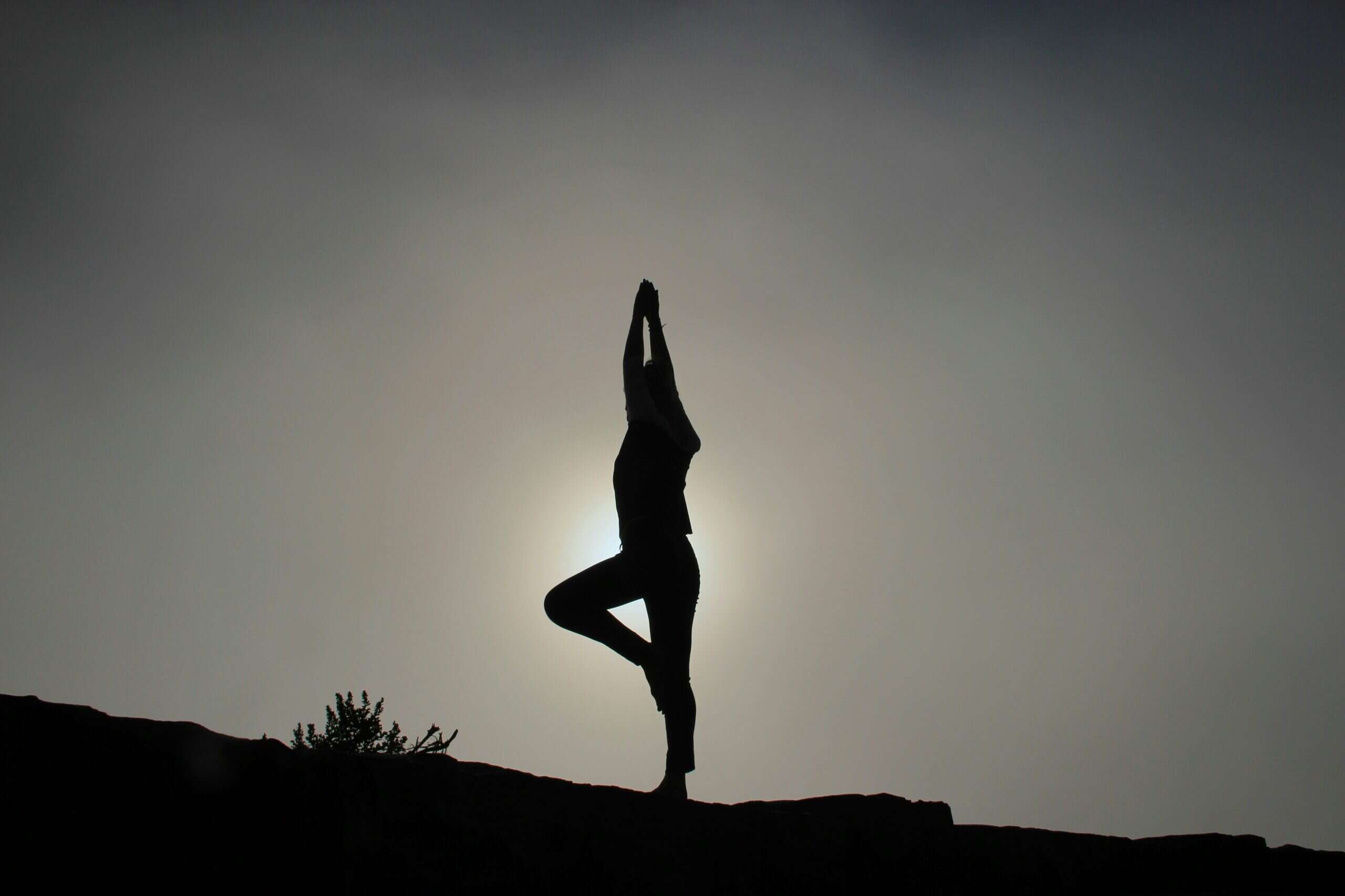 Yoga against the moon ; do lunar wellness treatments work
