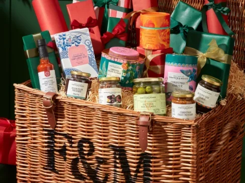 gift hamper fortnum and mason luxury