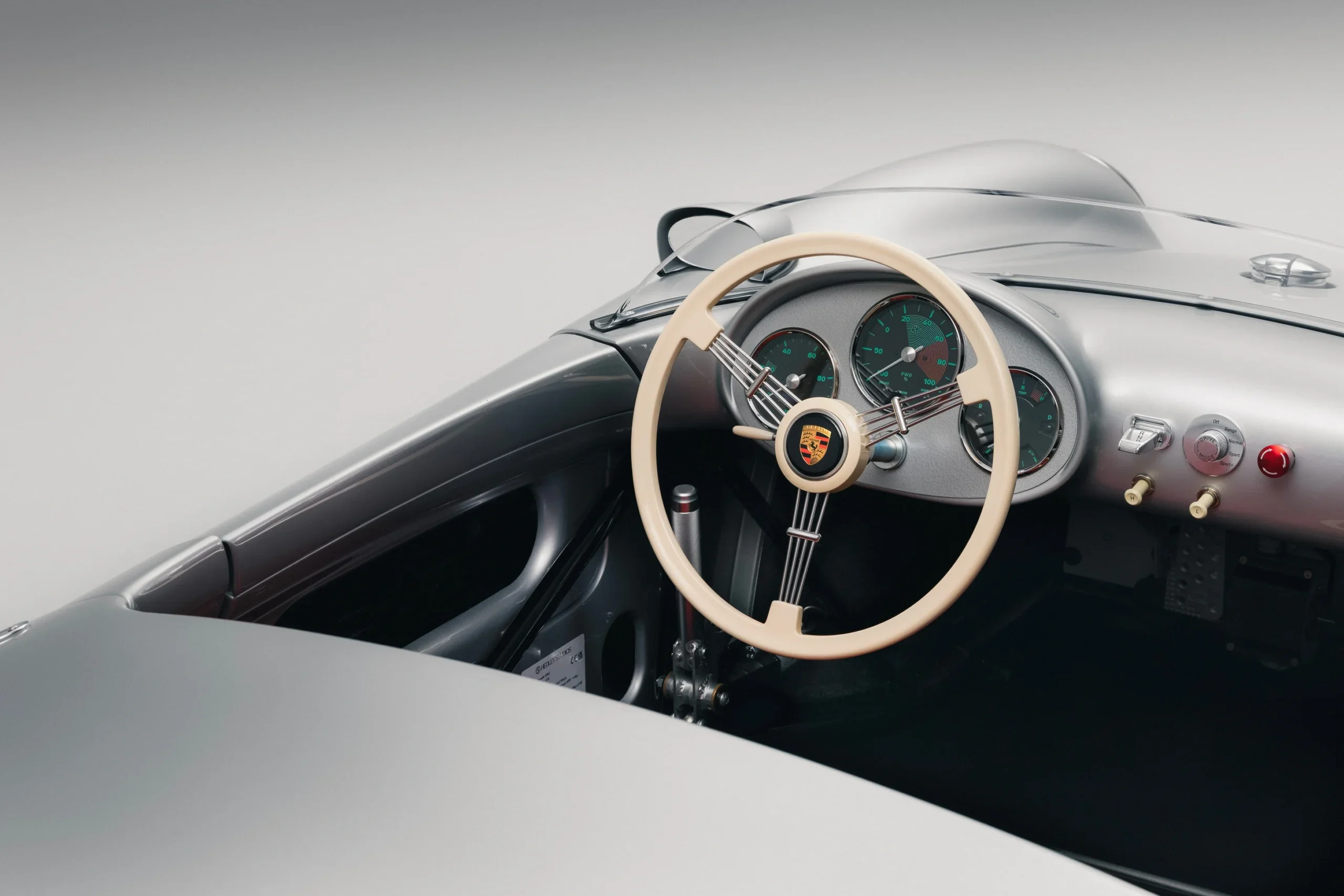 hedley studios porsche 550J